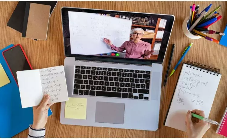 Selling online courses all around the world can help you make a lot of money.