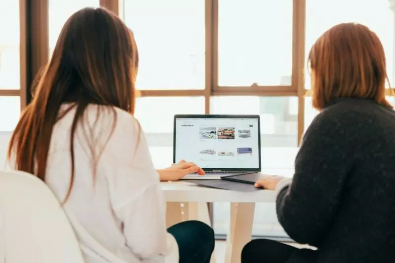 The modifications and distinguishing features of Shopify's online store 2.0