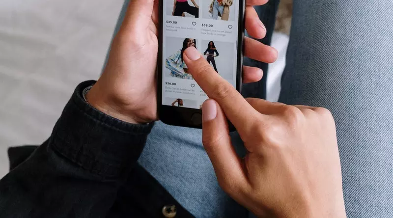 trends in B2B ecommerce - mobile commerce