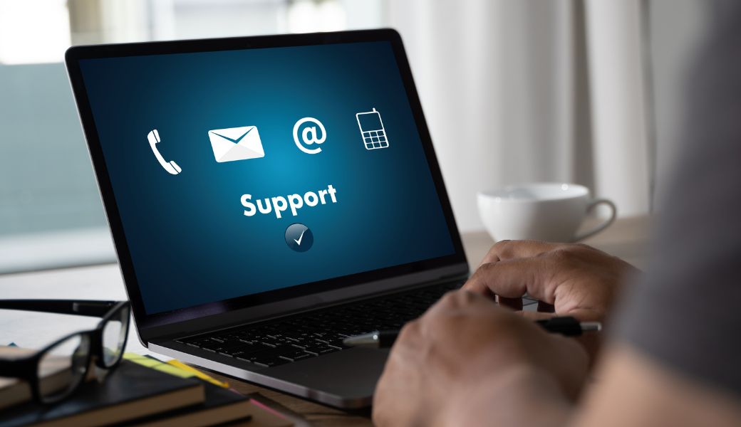 how to chat with shopify support