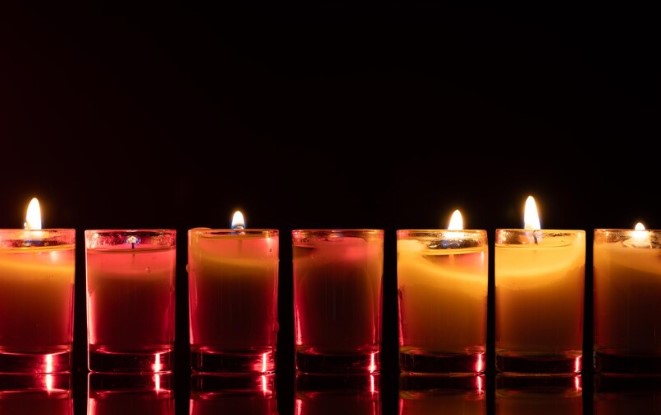 A list of candles from a candle company