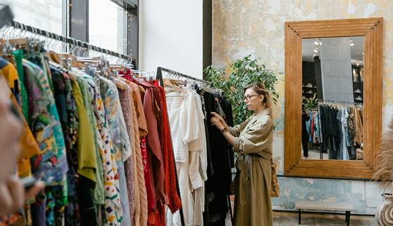 how-to-start-a-clothing-business-with-buying-wholesale