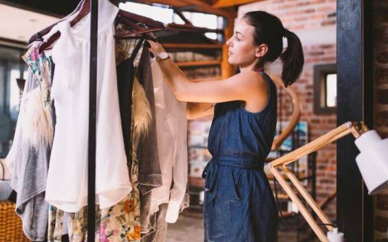 how-to-start-a-clothing-business-with-buying-wholesale